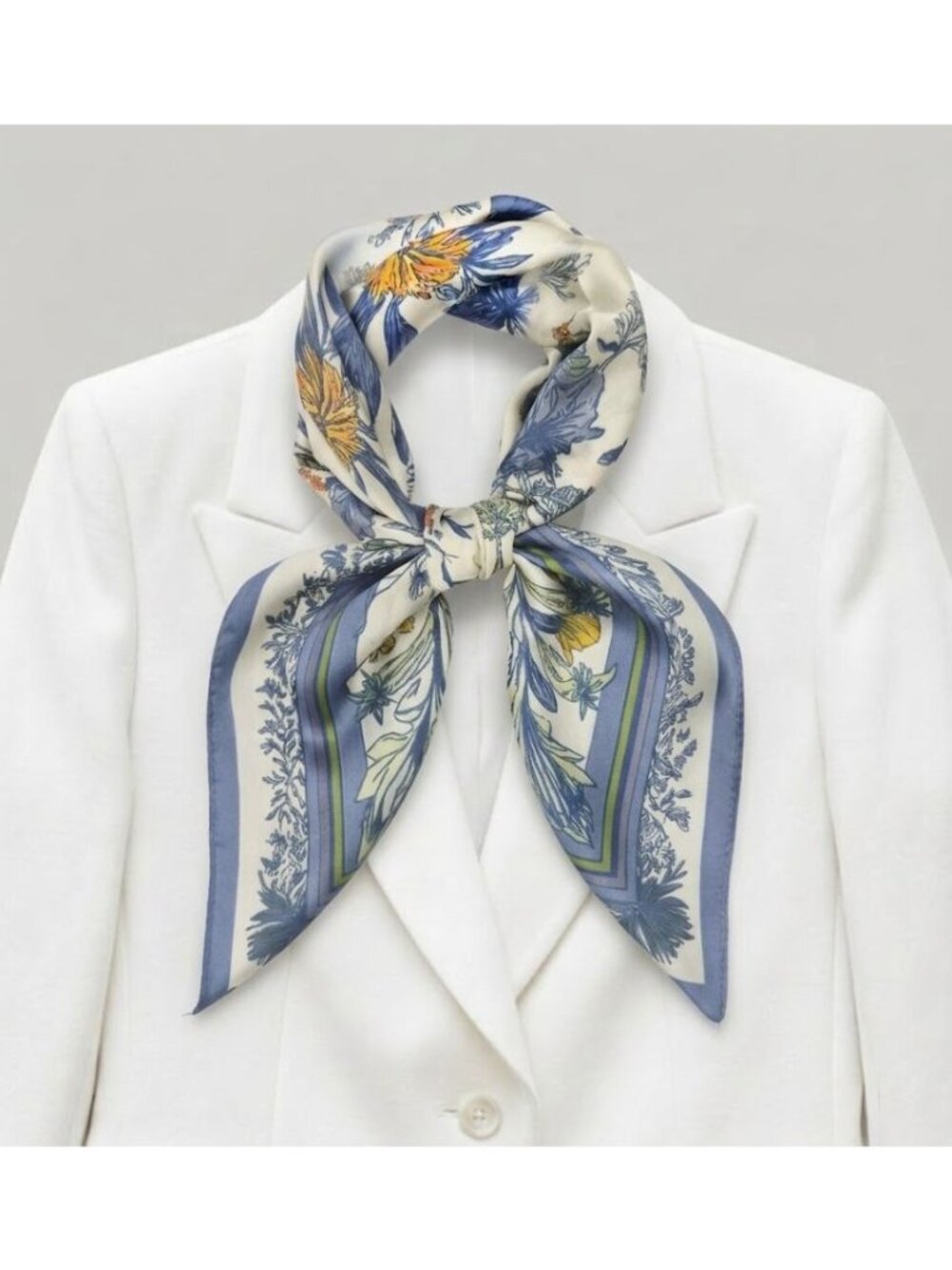 ✨Elegant Blue Floral Silky Square Scarf Beige Blue Luxury Neck Accessory Fashion